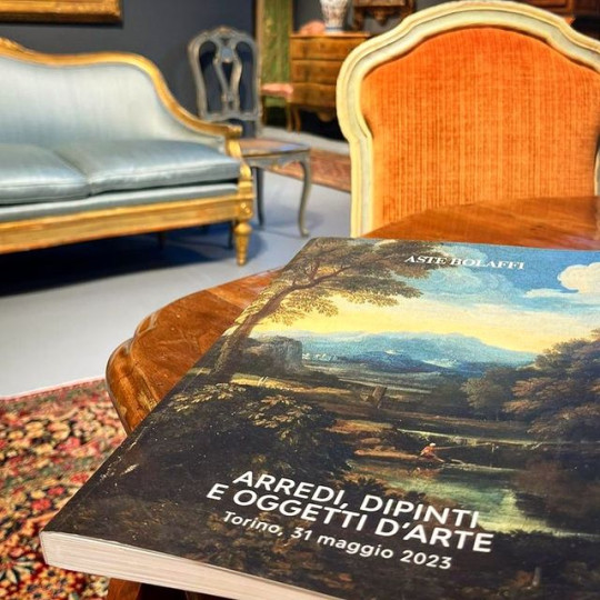 New furniture auction with a stunning selection of Oriental Art Aste